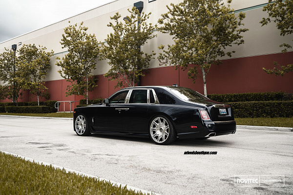Фото дисков NOVITEC SP2 Глянцевый тонированный лак на Rolls-Royce Phantom