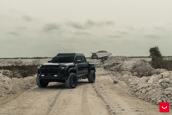Фото дисков Vossen HFX-1 (6-Lug) Черный сатин на  Toyota Tacoma IV