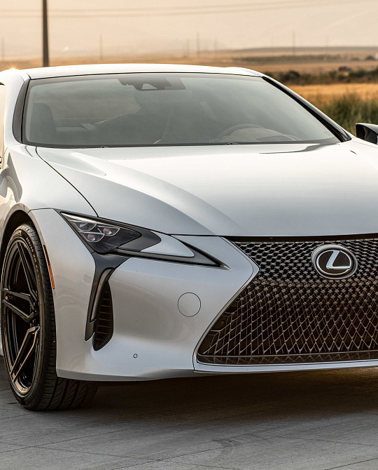 Фото дисков M-X1 Черный глянец на Lexus LC 500
