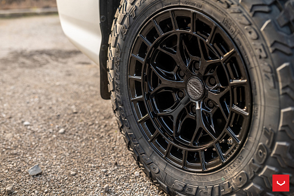 Фото дисков Vossen HFX-1 (6-Lug) Черный глянец на Lexus GX II