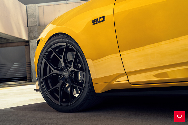 Фото дисков Vossen HF-5 Черный сатин на Ford Mustang VII