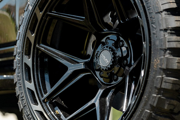 Фото дисков 4PLAY 4P55 Черный глянец на Ram 1500 V