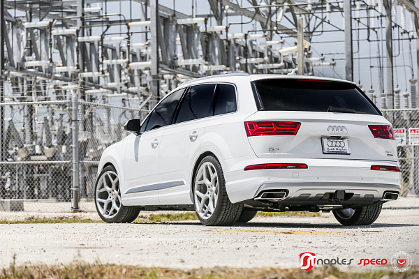 Фото дисков Vossen CG-205 Серебро на Audi Q7 (4M)
