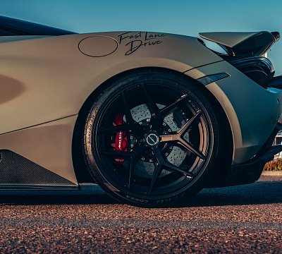 Фото дисков Brixton Forged PF7 на McLaren 720S