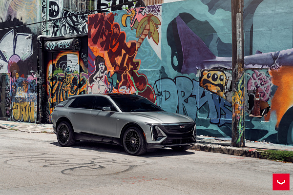 Фото дисков Vossen HF-8 Черный глянец на Cadillac Lyriq