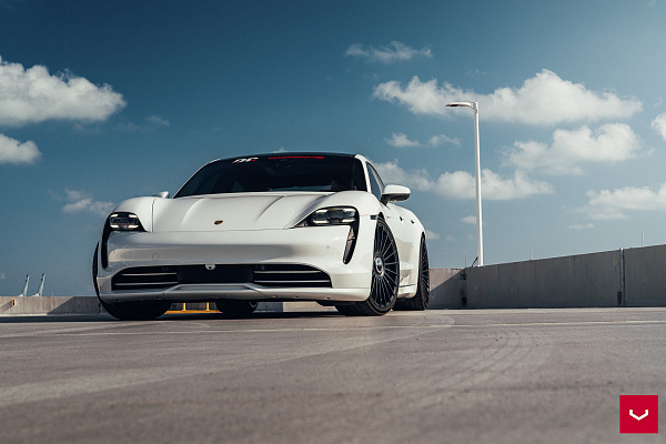 Фото дисков Vossen HF-8 Черный сатин на Porsche Taycan I