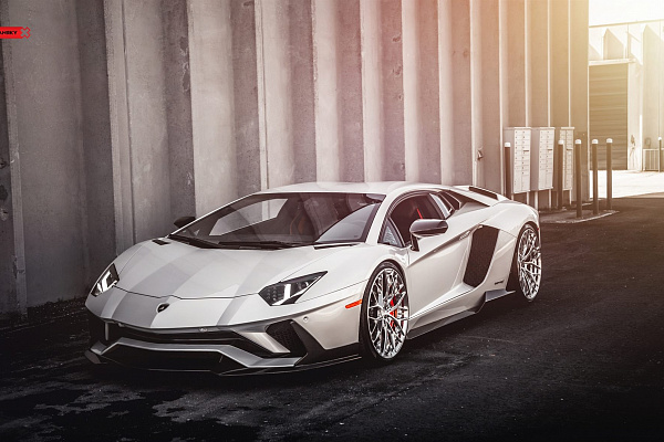 Фото дисков Anrky AN20 Полированный лак на Lamborghini Aventador