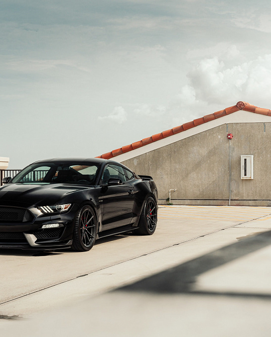 Фото дисков M-X2 Черный сатин на Ford Mustang VI