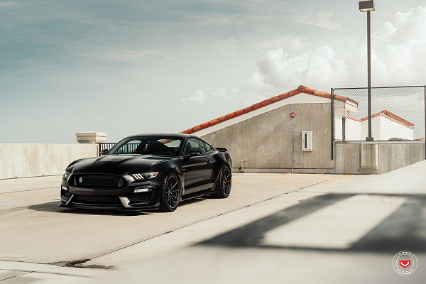 Фото дисков Vossen M-X2 Черный сатин на Ford Mustang VI