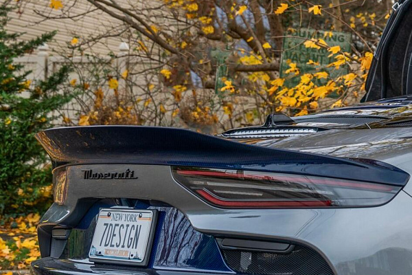 Фото дисков AL13 R10 Черный глянец на Maserati MC20