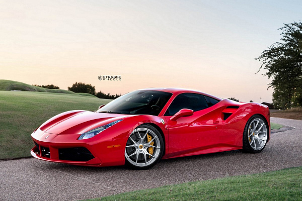 Фото дисков Strasse Wheels SM5R Deep Concave Monoblock Глянцевый лак на Ferrari 488