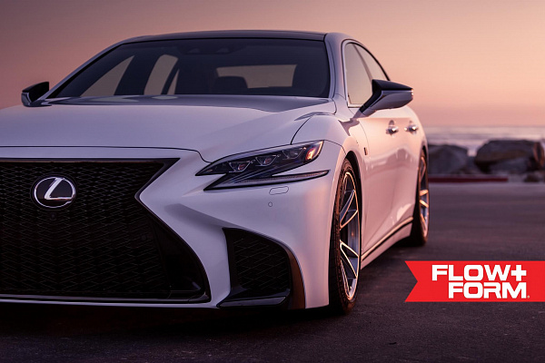 Фото дисков HRE FF04 Серебро на  Lexus LS V
