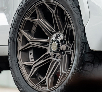 Фото дисков 4PLAY 4P83 на Toyota Tundra III