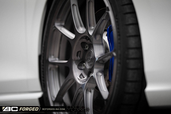 Фото дисков BC Forged KZ15 Глянцевый темный лак на Volkswagen Golf VIII