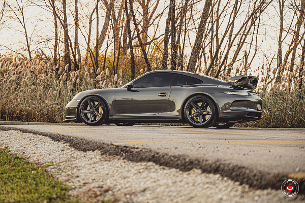 Фото дисков Vossen M-X5 Черный глянец на Porsche 911 VII