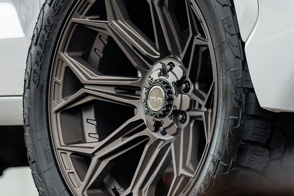 Фото дисков 4PLAY 4P83 Сатиновая бронза на Toyota Tundra III