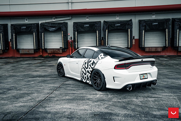 Фото дисков Vossen HF-2 Черный глянец на Dodge Charger VII