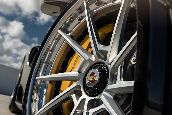 Фото дисков Anrky AN33 Сатиновый лак на Porsche 911 VIII