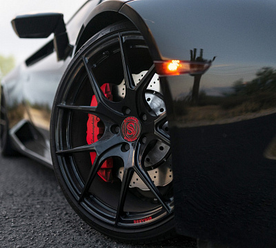 Фото дисков Strasse Wheels SM5R Deep Concave Monoblock на Lamborghini Huracan