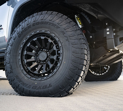 Фото дисков Black Rhino RAID на Toyota Tacoma III
