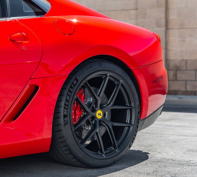 Фото дисков HRE P101SC на Ferrari 599