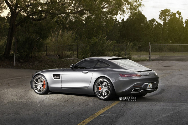 Фото дисков Strasse Wheels SM5R Deep Concave Monoblock Сатиновый темный лак на Mercedes-Benz AMG GT I