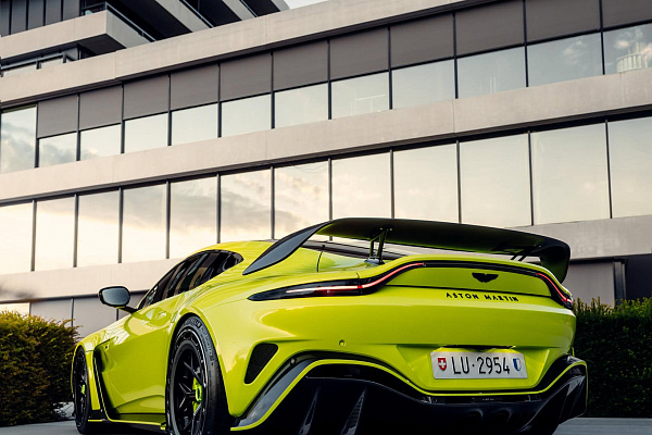 Фото дисков Brixton Forged PF7 Aerotech Черный глянец на Aston Martin Vantage 4