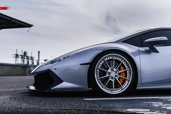 Фото дисков Anrky AN38 Полированный лак на Lamborghini Huracan