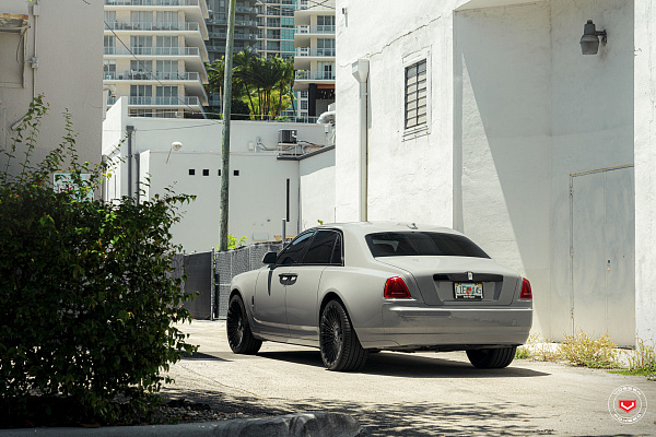 Фото дисков Vossen S17-14 Черный сатин на Rolls-Royce Ghost I