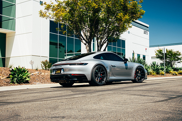 Фото дисков Brixton Forged FDE01 Черный сатин на Porsche 911 VIII