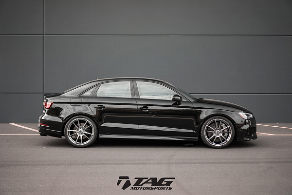 Фото дисков HRE FF04 Серебро на Audi A/S/RS 3 (8V)