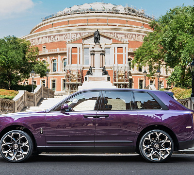 Фото дисков Kahn Type 55 RS на Rolls-Royce Cullinan