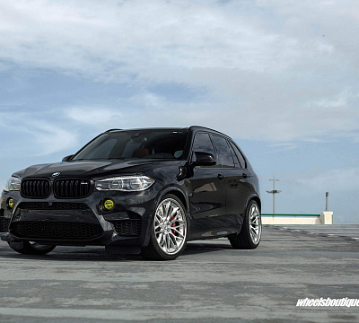 Фото дисков HRE S200 на BMW X5/X5 M (F15/F85)