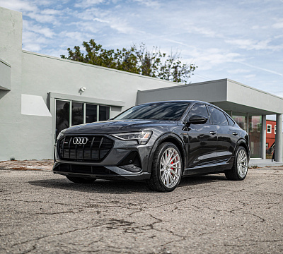 Фото дисков Vossen HF-4T на Audi E-tron
