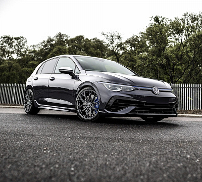 Фото дисков Bola FLX на Volkswagen Golf VIII