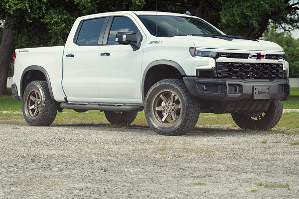 Фото дисков 4PLAY 4PS63 Сатиновая бронза на Chevrolet Silverado IV
