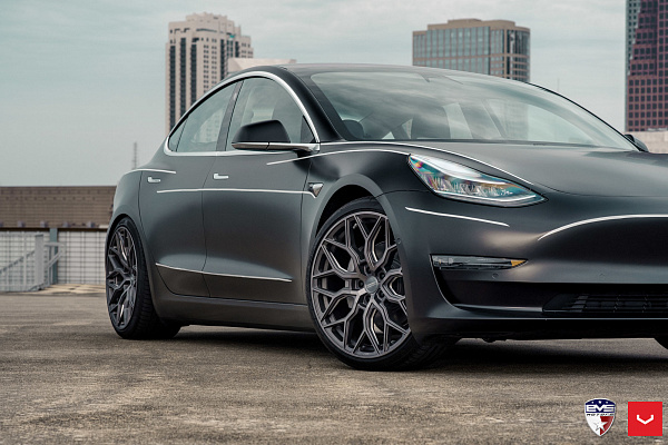 Фото дисков Vossen HF-2 Сатиновый графит на Tesla Model 3