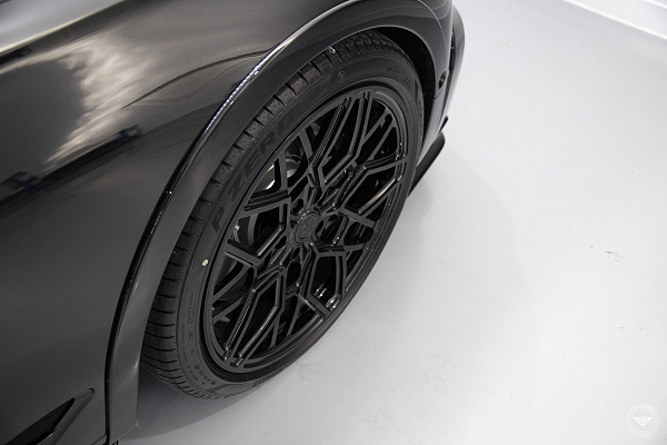 Фото дисков Vossen UV-1 Черный глянец на Bentley Continental GT III
