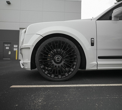 Фото дисков Brixton Forged LX01 на Rolls-Royce Cullinan