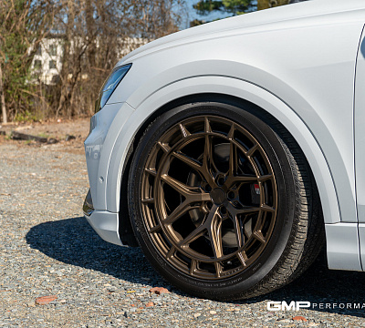 Фото дисков Vossen HFX-1 (5-Lug) на Audi Q8