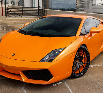 Фото дисков Strasse Wheels SM5R Deep Concave Monoblock на Lamborghini Gallardo
