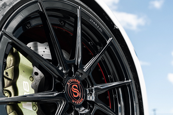 Фото дисков Strasse Wheels SV10 Deep Concave Duoblock Черный глянец на Audi R8 (4S)