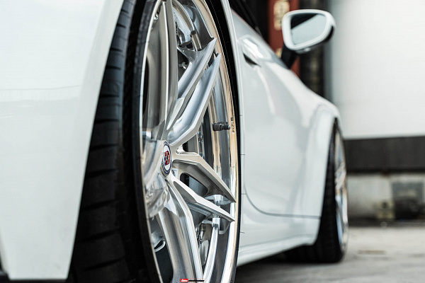 Фото дисков HRE S107SC Глянцевый лак на Porsche 911 VIII