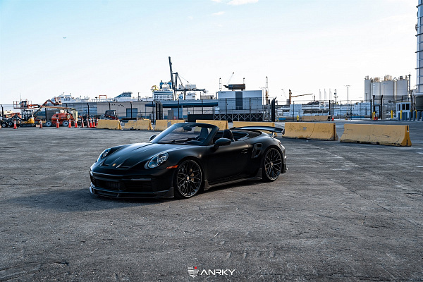 Фото дисков Anrky AN10 Черный глянец на Porsche 911 VIII