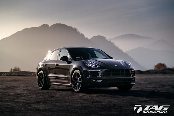Фото дисков HRE P101 Глянцевый темный лак на Porsche Macan I