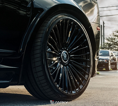 Фото дисков Anrky RF-230 на Rolls-Royce Cullinan