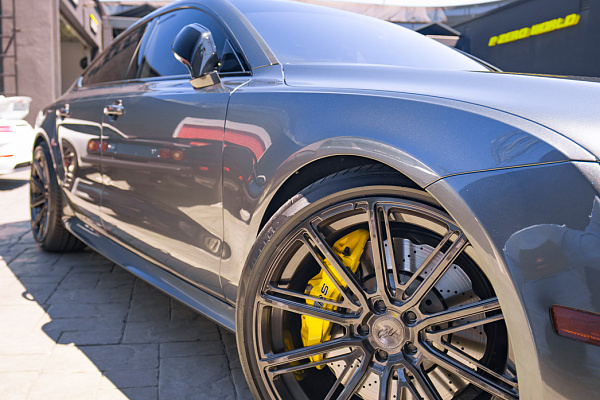 Фото дисков CEC C882 Глянцевый темный лак на Audi A/RS 7 (4G)