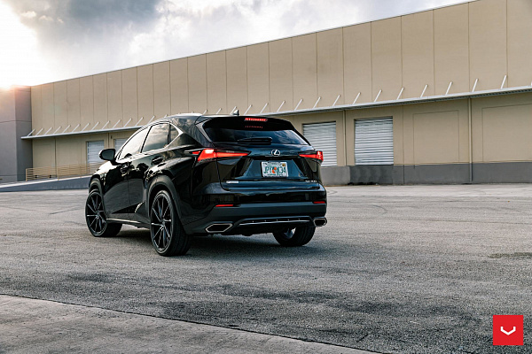 Фото дисков Vossen CVT Черный глянец на Lexus NX I