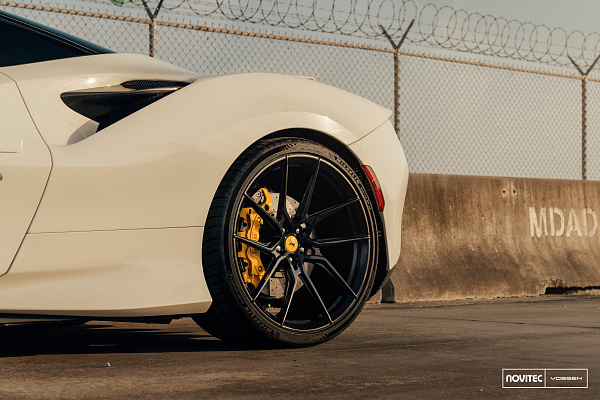 Фото дисков NOVITEC NF8 Черный глянец на Ferrari F8