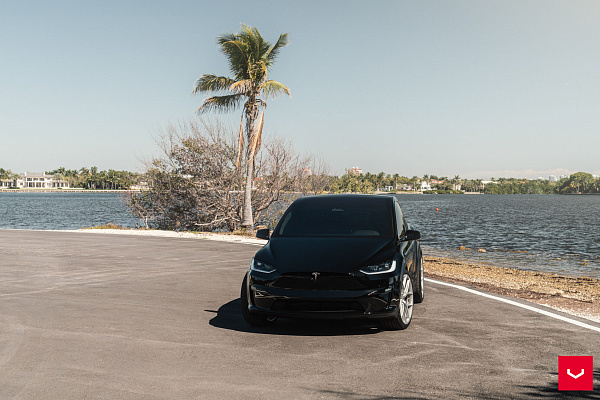 Фото дисков Vossen HF-5 Серебро на Tesla Model X